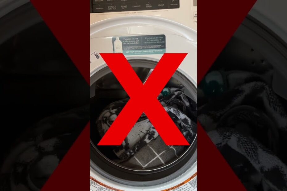 Laundry pod container