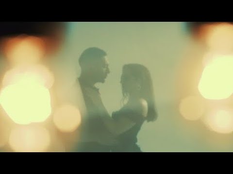 Piel de seda lyrics in english