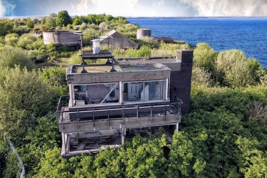 Stanwell place abandoned